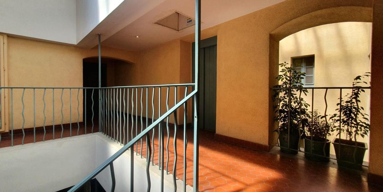 דירות טולון Chambre D'Hotes Sde, Wc Prive Climatise Dans Loft 80M2 Espace Commun Avec Les Habitants Salon Et Cuisine מראה חיצוני תמונה